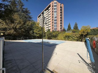 Piso en venta en Valdezarza en Madrid