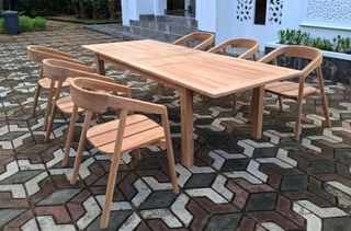 Mesa extensible de teca para jardín