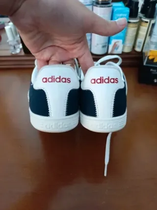 Zapatillas Adidas Talla 39 Negras y Blancas