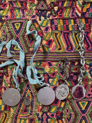 Lote de medallas religiosas