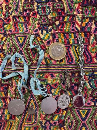 Lote de medallas religiosas