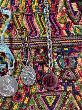 Lote de medallas religiosas