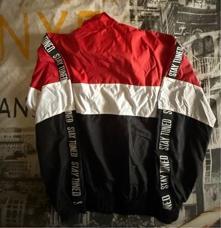 Chaqueta Cortavientos Stay Tuned