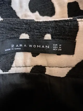 Lote 2 faldas Zara y Tucco