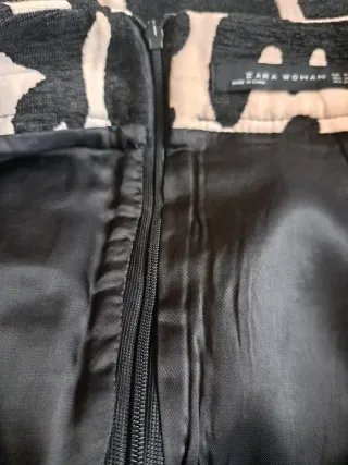 Lote 2 faldas Zara y Tucco