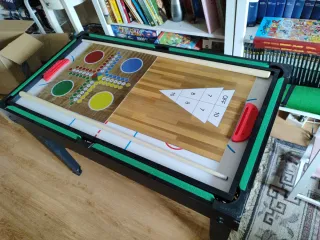 Futbolín/billar + 8 juegos más