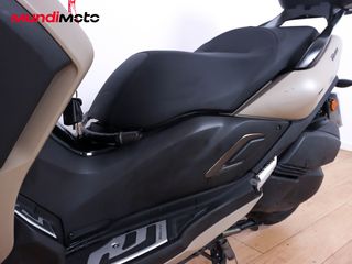 YAMAHA TRICITY 300