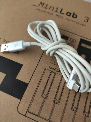 Arturia Minilab 3 Teclado Controlador MIDI