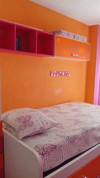 Habitación completa sin colchones