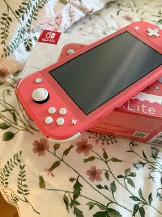 Nintendo Switch Lite Coral