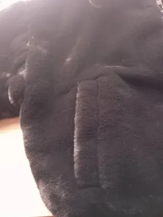 Cazadora negra pelo sintético talla S