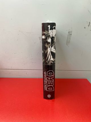 THE WALKING DEAD: LIBRO UNO "PLANETA COMIC"