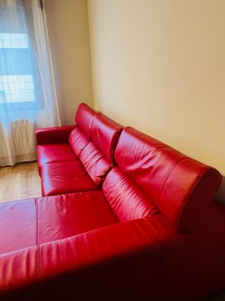 SOFÁ CHAISE LONGUE DE PIEL ROJA – DISEÑO EXCLUSIVO