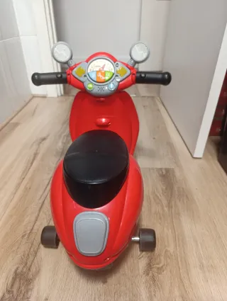 Correpasillos Moto Vespa Chicco Roja
