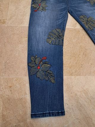 Desigual- pantalón vaquero boyfriend