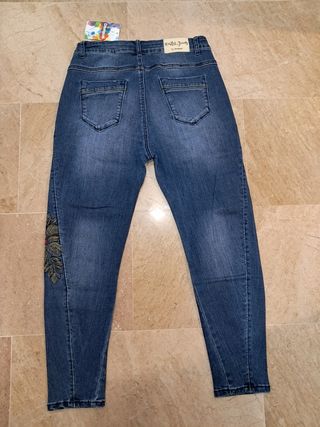 Desigual- pantalón vaquero boyfriend