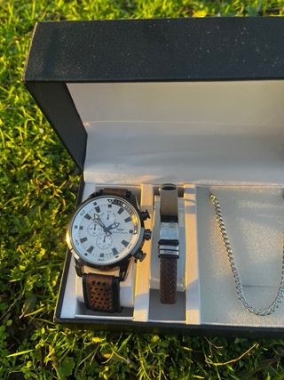 Set Reloj Pulsera y Cadena
