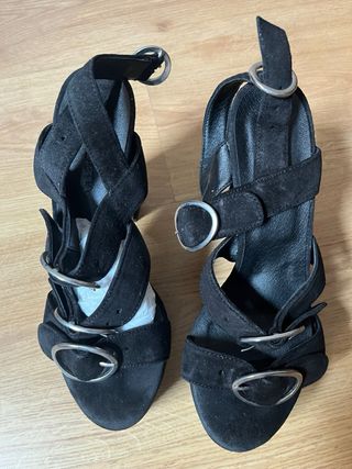 Zapatos de tacón negros con plataforma