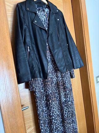 Vestido animal print manga larga.