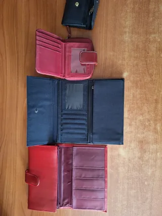 Lote de 4 monederos y carteras TODO 5 €