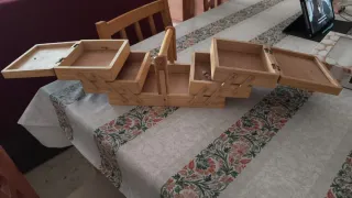 Costurero de madera antiguo