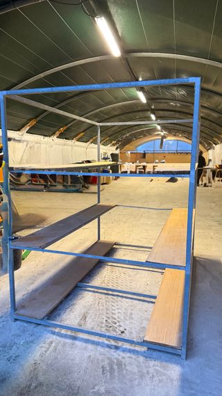 Estantería metálica para karts