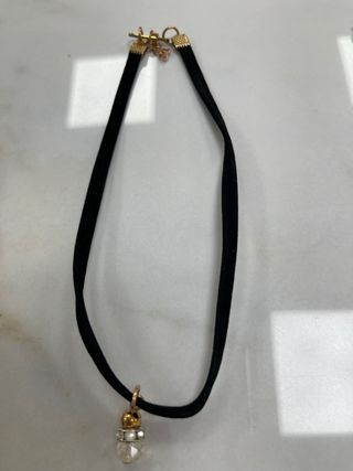 Collar gamuza con dije elefante