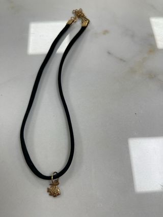 Collar gamuza con dije elefante