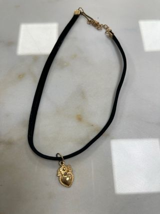 Collar gamuza con dije elefante