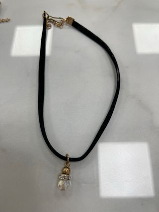 Collar gamuza con dije elefante