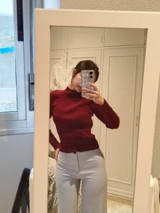 Pantalón traje Bershka gris.