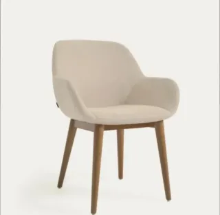 Sillón moderno negro y plateado