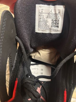 Air Jordan Talla 41 Negro/Rojo