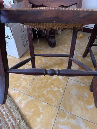 2 Sillas de Madera y Mimbre