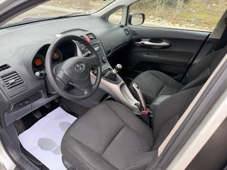 Toyota Auris 2009 PEGATINA MEDIOAMBIENTAL 70€/MES