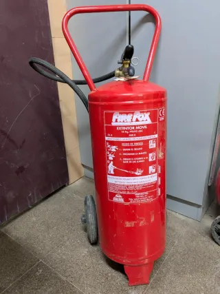 Extintor móvil 25kg Polvo ABC