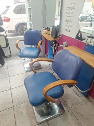 Lavacabezas doble y tres sillones se regala