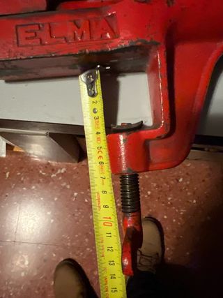 Tornillo de banco rojo pequeño