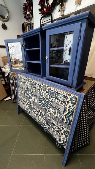 Cabecero, mesillas y cajonera azul