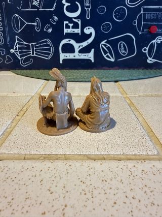 SOLDATINI IN PLASTICA TIHONFIGUREN,INDIANI RIUNITI