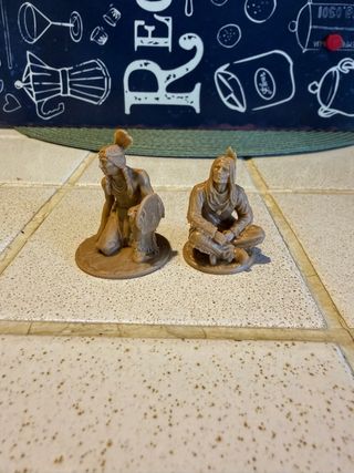 SOLDATINI IN PLASTICA TIHONFIGUREN,INDIANI RIUNITI