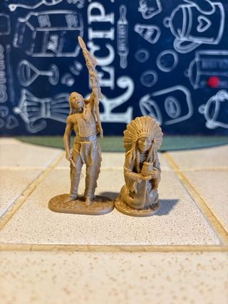 SOLDATINI IN PLASTICA TIHONFIGUREN,INDIANI RIUNITI