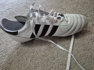 Bota Adidas Copa Mundial Talla 42 y 41 con caja