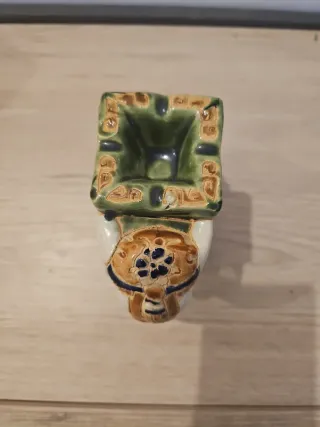 Cenicero de cerámica con forma de elefante