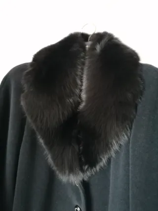 Abrigo lana negro solapa zorro