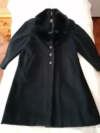 Abrigo lana negro solapa zorro