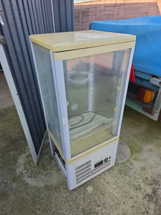 Nevera expositora vertical cristal