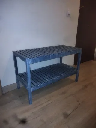 Perchero y zapatero de madera artesanal