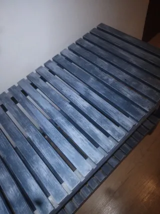 Perchero y zapatero de madera artesanal