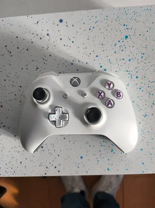 Xbox One X Hyperspace Edizione Limitata